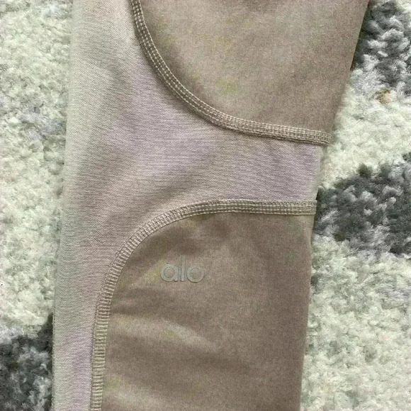 Alo coast capri leggings - Picture 9 of 9